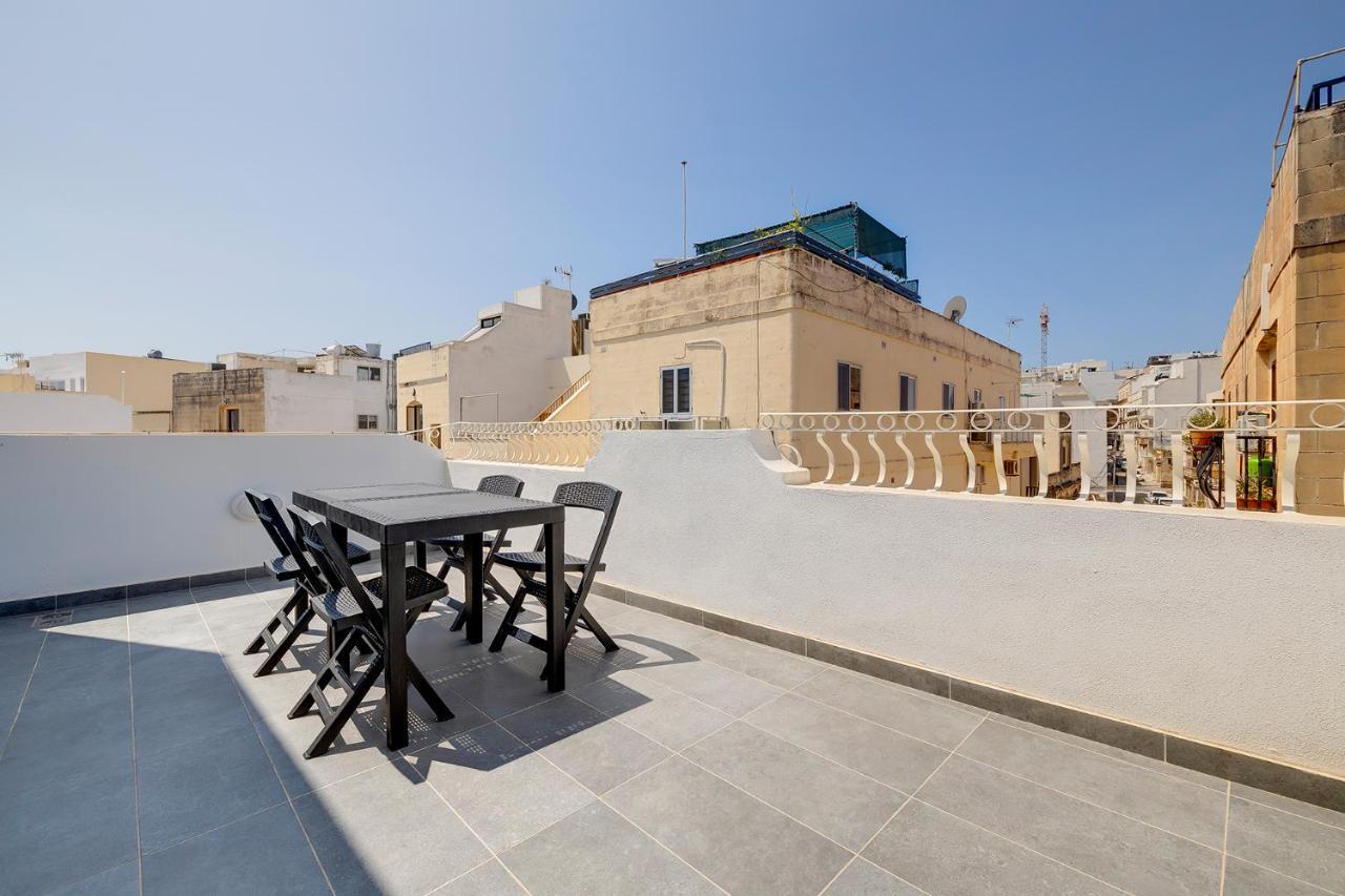 Stunning 2Br Holiday Penthouse In Central Sliema Luaran gambar
