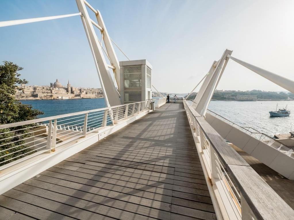 Stunning 2Br Holiday Penthouse In Central Sliema Luaran gambar