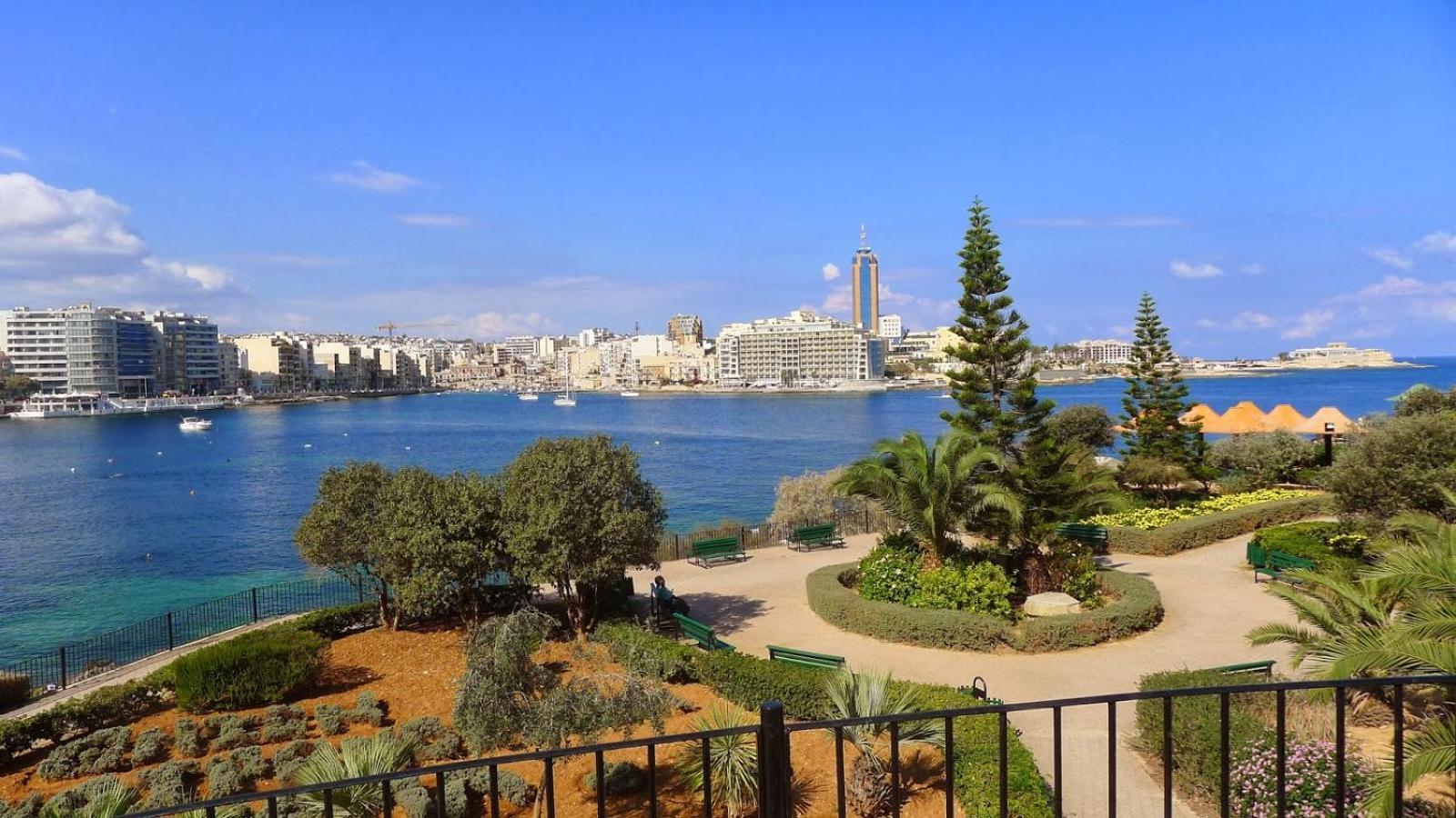 Stunning 2Br Holiday Penthouse In Central Sliema Luaran gambar
