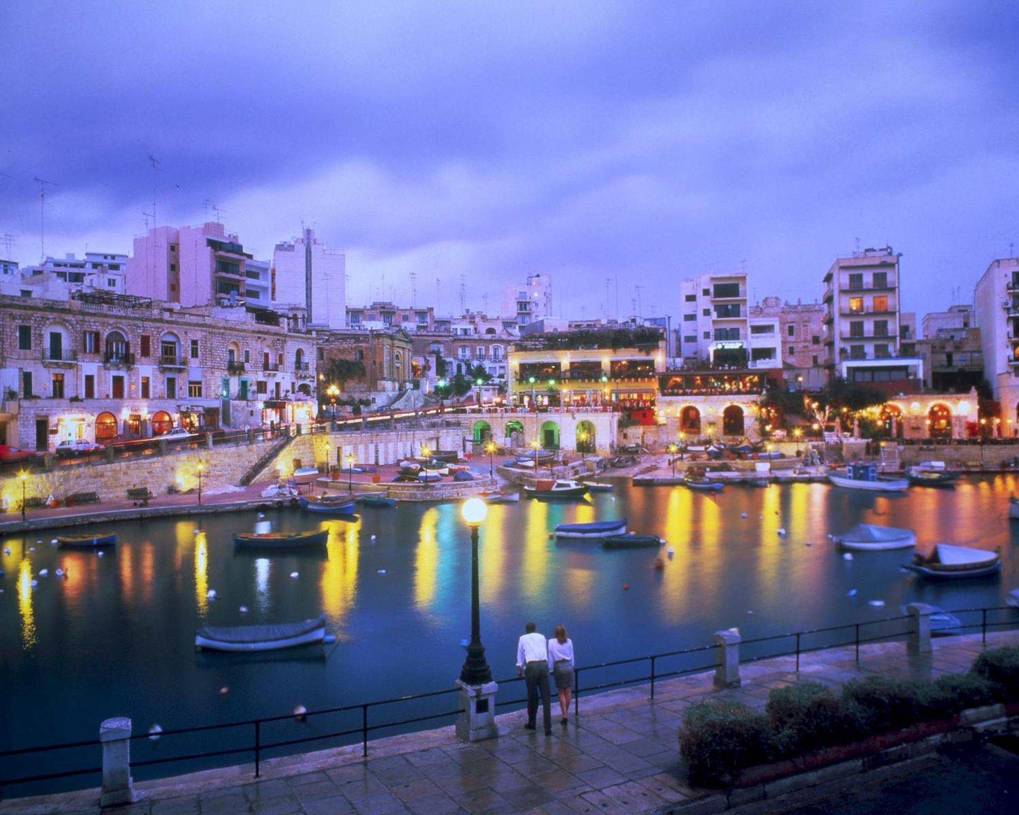 Stunning 2Br Holiday Penthouse In Central Sliema Luaran gambar